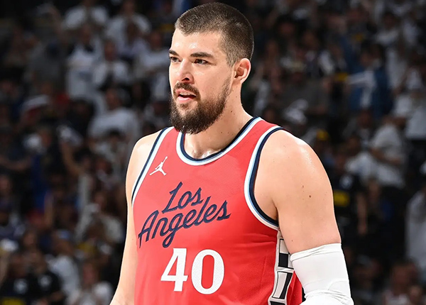 名记曝快船祖巴茨引多队关注 交易要价两个首轮签