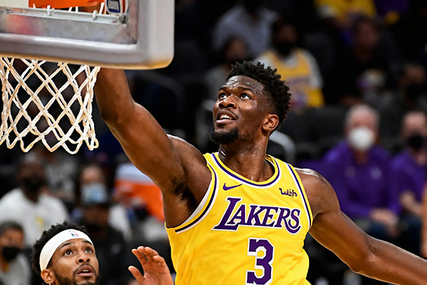 <a href=/halkan/lanqiuzhibo/lakers/ target=_blank class=infotextkey>湖人</a>季前赛首胜：艾顿26分钟砍14+8，直言要做防守锚点