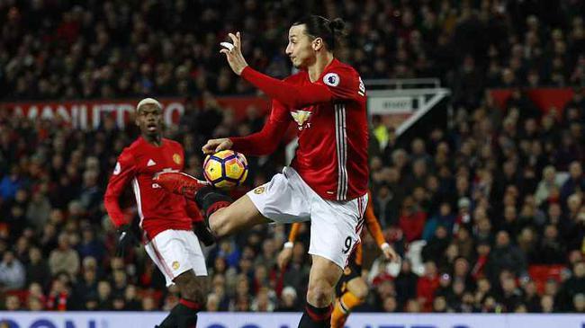 目前的伊布效力于<a href=/halkan/zuqiuzhibo/acmilan/ target=_blank class=infotextkey>AC米兰</a>，仍然是队内顶级前锋