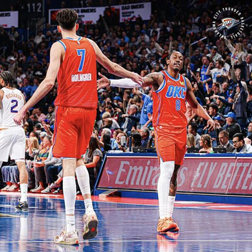 雷霆49分血洗<a href=/halkan/lanqiuzhibo/suns/ target=_blank class=infotextkey>太阳</a>+手握多签，霍姆格伦成顶级内线